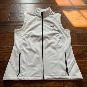 Under Armour Torrey Pines white Women’s Golf Vest Storm With Zip Pockets